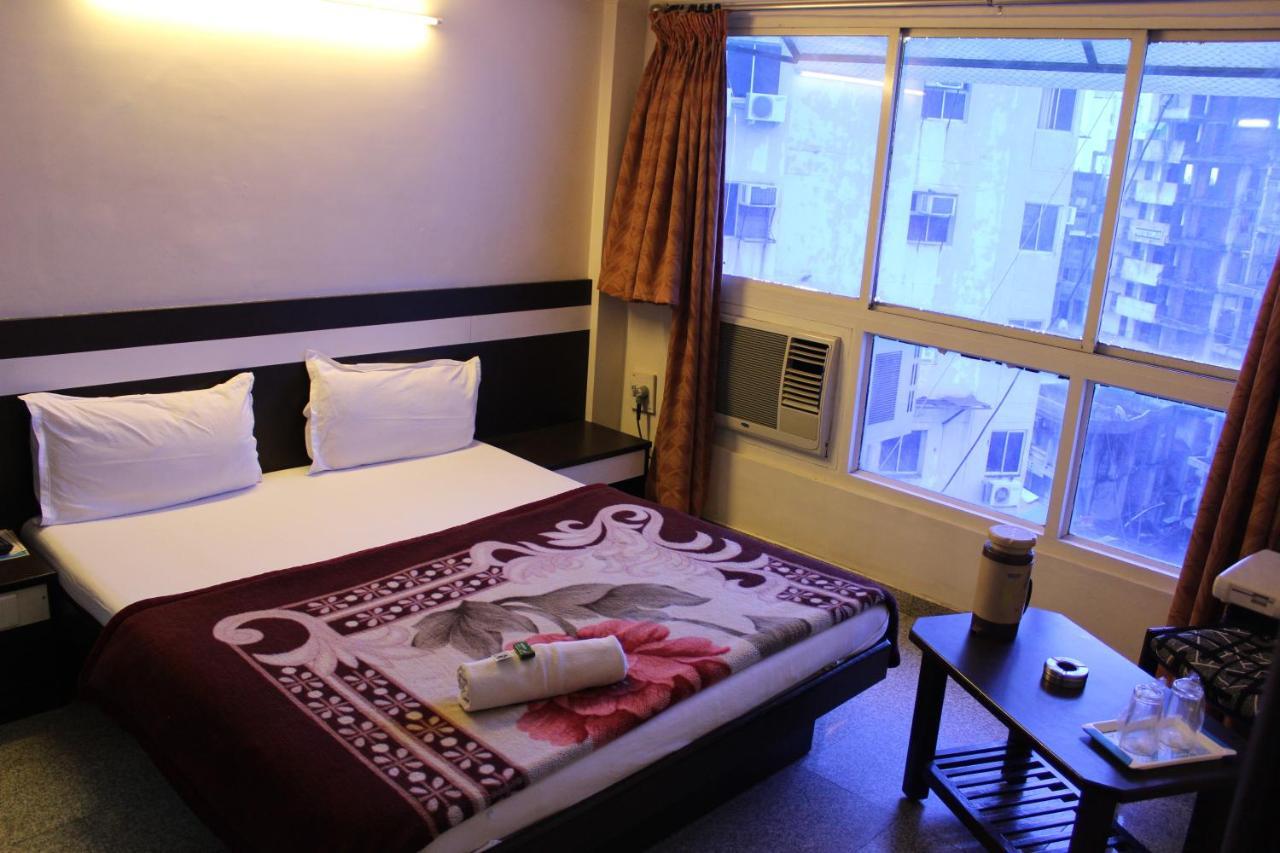 Hotel Alpha Вадодара Екстер'єр фото