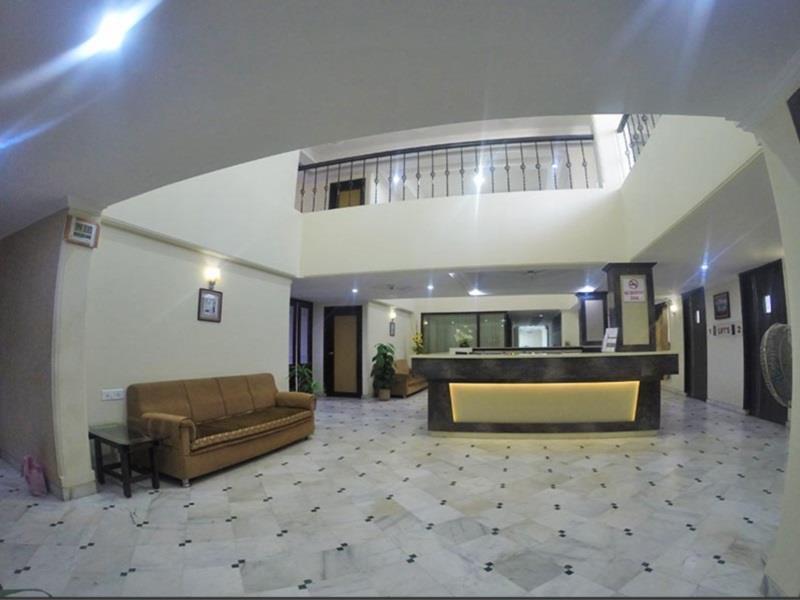 Hotel Alpha Вадодара Екстер'єр фото